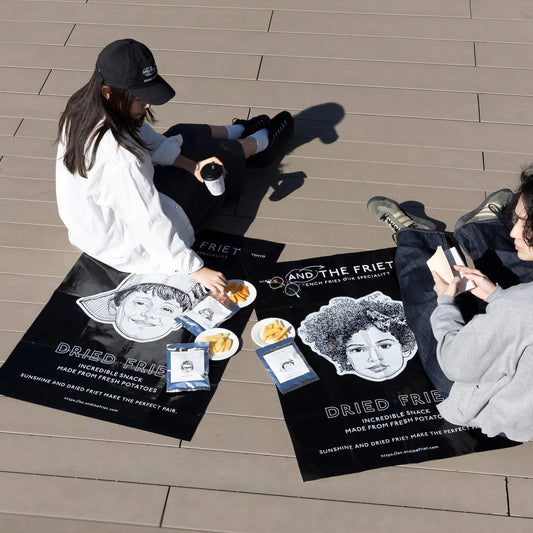 AND THE FRIET PICNIC MAT <GIRL>